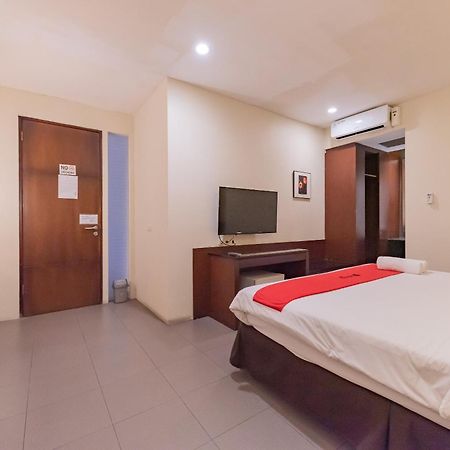 Reddoorz Plus @ Cipaganti Street 3 باندونج المظهر الخارجي الصورة