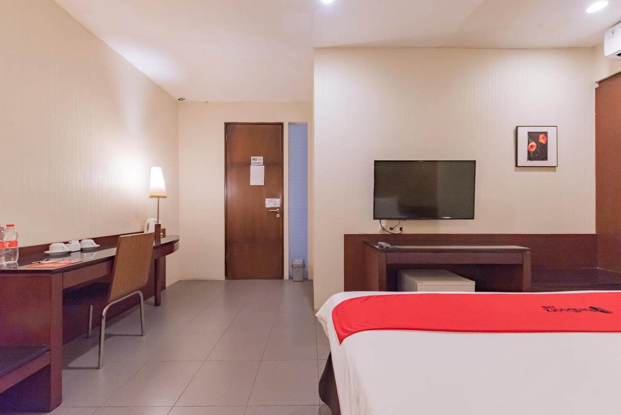 Reddoorz Plus @ Cipaganti Street 3 باندونج المظهر الخارجي الصورة