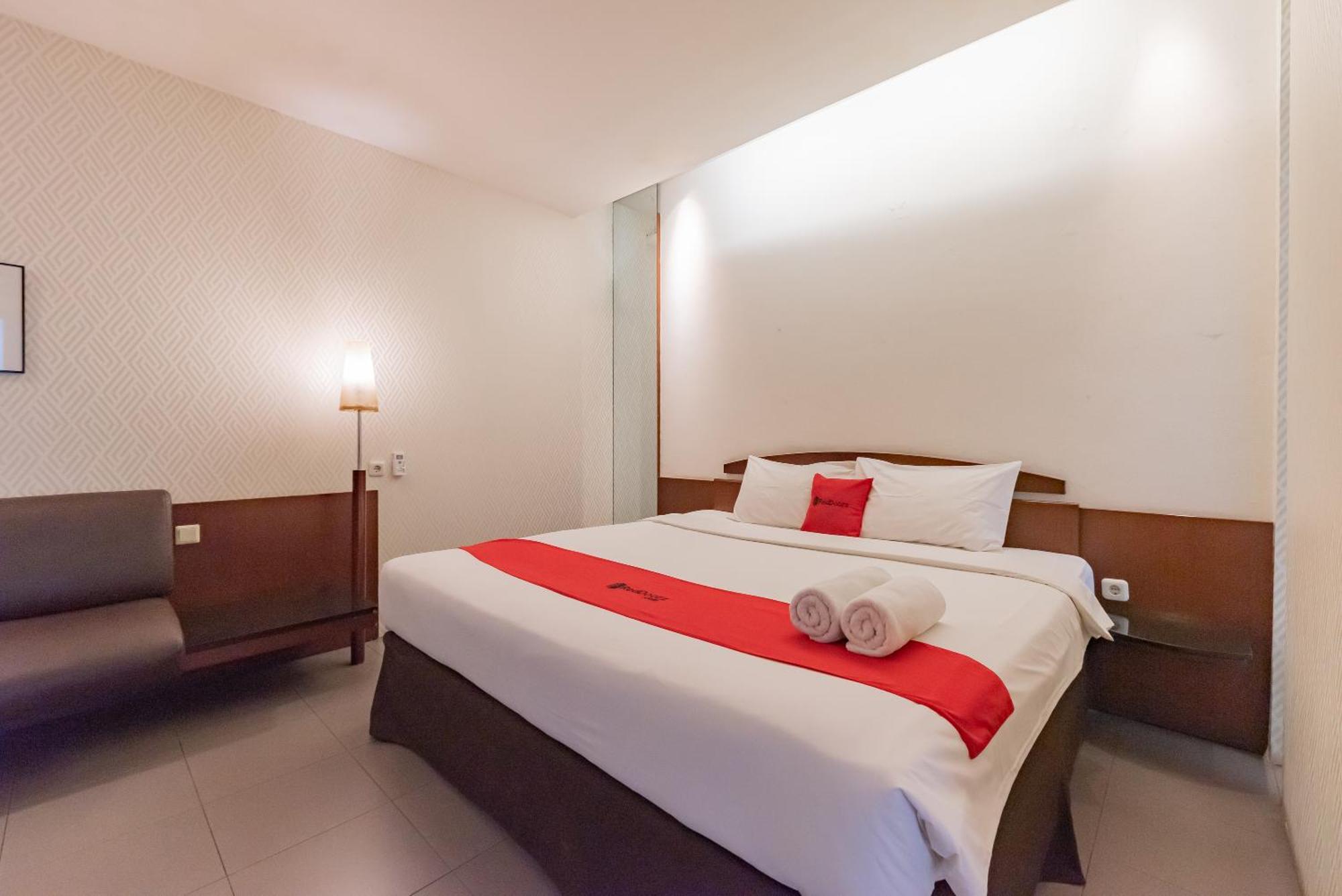Reddoorz Plus @ Cipaganti Street 3 باندونج المظهر الخارجي الصورة