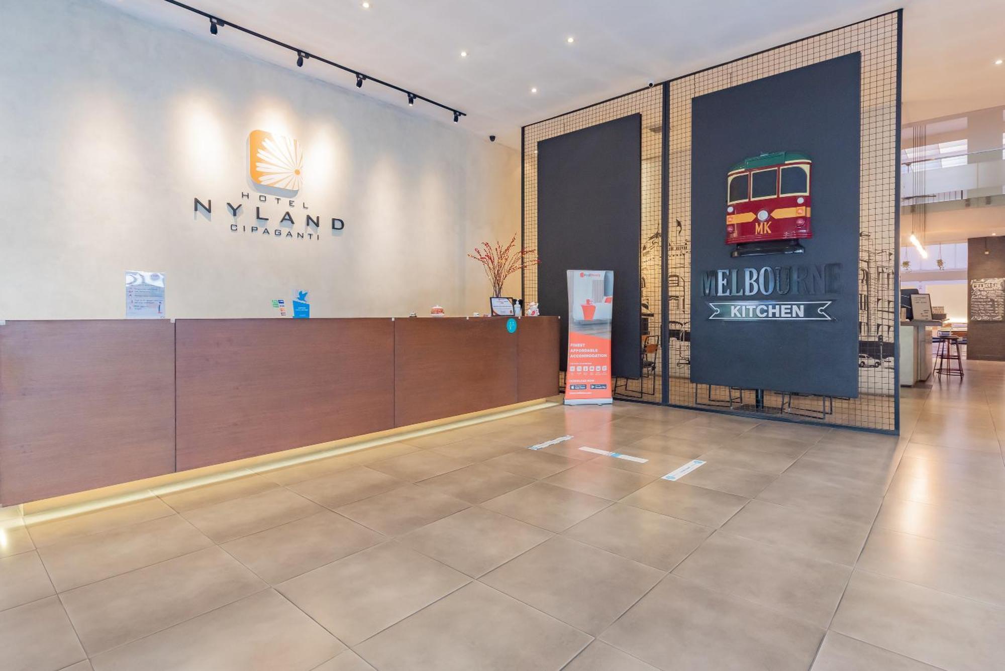 Reddoorz Plus @ Cipaganti Street 3 باندونج المظهر الخارجي الصورة